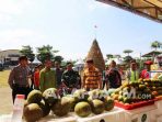 arah-kediri-festival nanas https://live.staticflickr.com/65535/48706355278_9167d97721_b.jpg