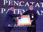 arah-banyuwangi-penghargaan2 https://live.staticflickr.com/65535/49109325563_60c037112e_b.jpg