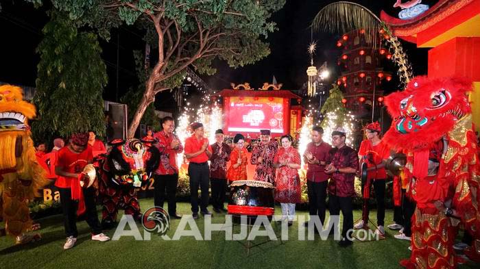 https://live.staticflickr.com/65535/49482738437_bcdae426e3_b.jpg