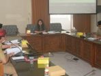 rapat dprd